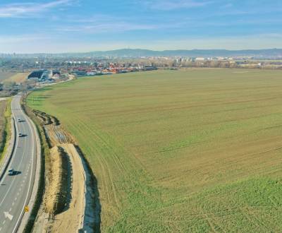 INVESTMENT LAND (6132 m2) near FAMILY HOUSES