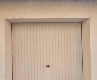 Sale Garage, Garage, Šmidkeho, Trenčín, Slovakia
