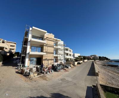 CROATIA - Apartments in the 1st row (2i) - MANDRE, island PAG