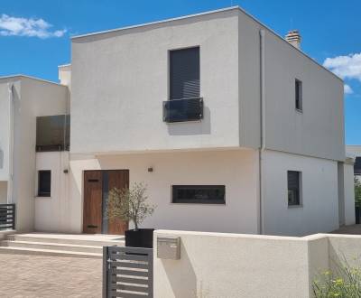 CROATIA - 5 bedroom family house with swimming pool - VODICE