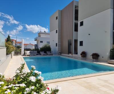 CROATIA - Luxury house with three apartments - VODICE