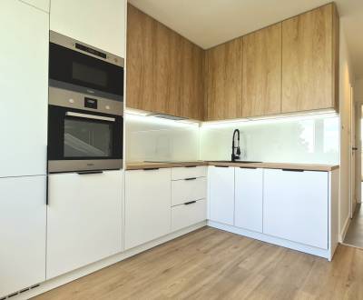 Sale Three bedroom apartment, Three bedroom apartment, Titogradská, Ko