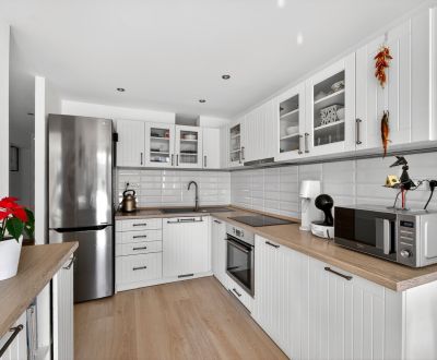 Sale Three bedroom apartment, Three bedroom apartment, Gagarinova, Tre