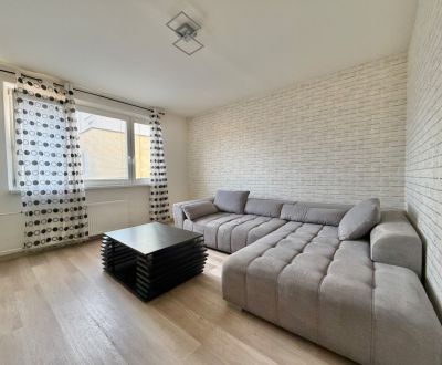 Cozy Two-Room Apartment with Scenic Views in Žilina