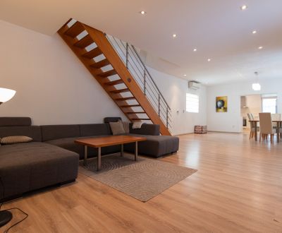 Luxury 3-bdr apartment with 2 terraces,