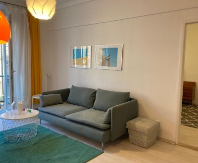 Bright 1-bedroom apartment with 2 balconies, Old Town