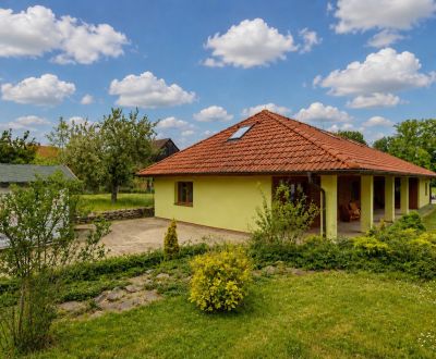 Beautiful family house with large plot and garden in the Čaradice