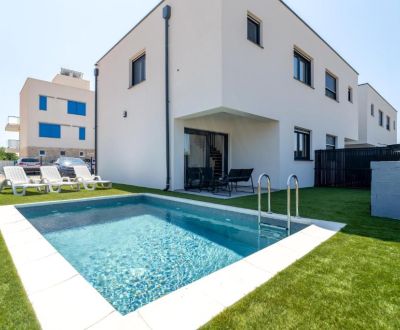 CROATIA - Beautifully furnished houses with swimming pool - PRIVLAKA
