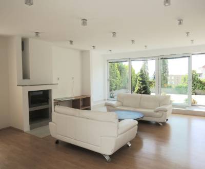 Rent Three bedroom apartment, Three bedroom apartment, Belianska, Brat