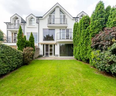 Spacious 4bdr house 240m2, with A/C, terrace, balcony and garage