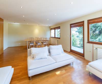 Beautiful, sunny three-storey house 210 m2, 2x terrace, balcony,garage