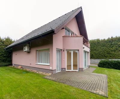 Very nice 4bdr family house 250 m2, with garden and double-garage