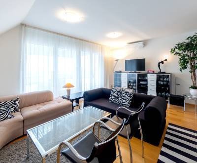 Special 1bdr apt in a villa 48 m2, spacious terrace 32 m2, parking