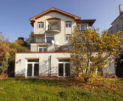 METROPOLITAN │  Family house for Rent in Bratislava - Staré Mesto