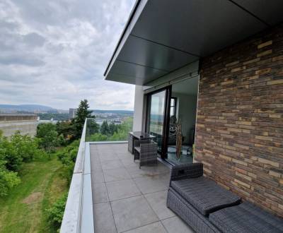 Rent Three bedroom apartment, Three bedroom apartment, Hriňovská, Brat