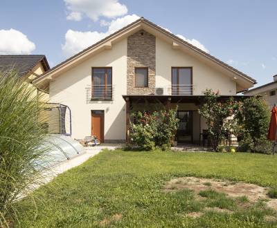 Exclusive 5-bdrm house with garden and pool in Stupava