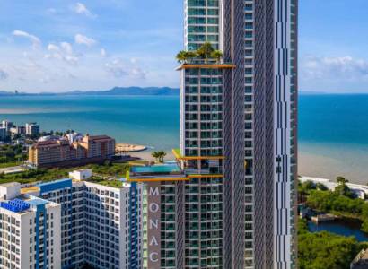 Apartment construction in Pattaya, high-rise buildings with sea views.