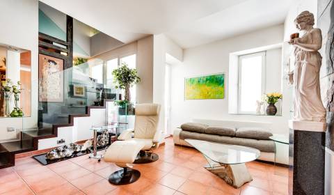Four+ bedroom apartment, Bezručova, Sale, Bratislava - Staré Mesto, Sl
