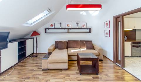 Spacious 2bdr apt 100m2, with parking and a wonderful terrace