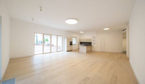 Exclusive 3bdr apartment, 218m2,terrace 116m2,2x parking – Hradný Vrch