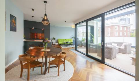 Beautiful 2bdr apt 88 m2, with loggia and terrace, parking, BLUMENTÁL