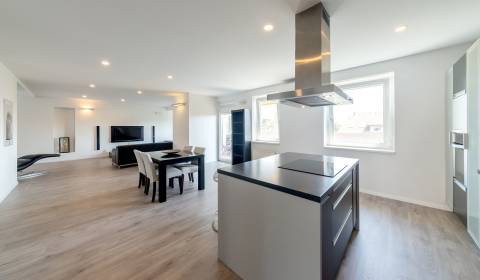 Spacious 3 bdr apartment, Stefanikova, Bratislava - Old town