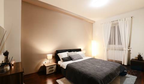 Two bedroom apartment, Rázusovo nábrežie, Sale, Bratislava - Staré Mes
