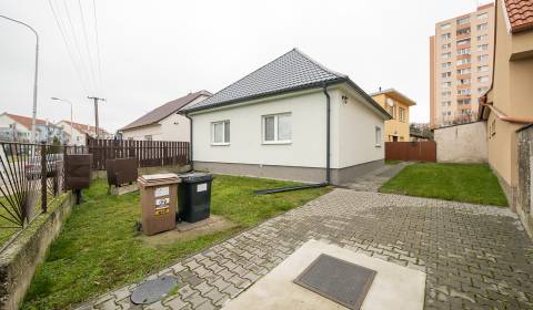 Nice 2 bdr family house, 90 m2, furnished, parking, pet friendly