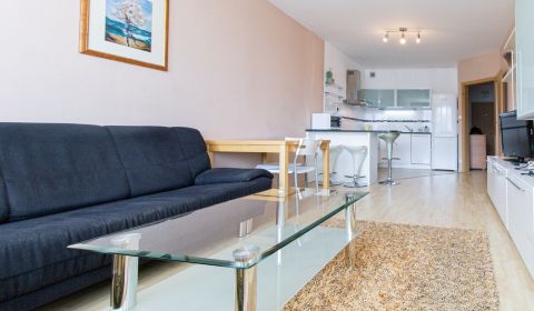 Sunny 2-room apartment with a balcony