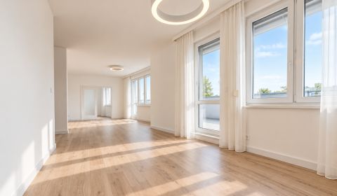Sunny Two bedroom apartment with loggia and parking