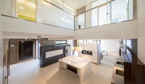 SOLD Family house 263 m2, garden, swimpool, garage, Malinovo