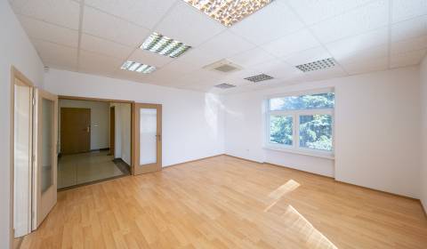 Offices in building on Koliba, 143 m2, 6 rooms, 1st floor, parking