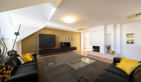 Unique, bright 4bdr duplex, 237m2, 2x loggia, fire place, 2x parking