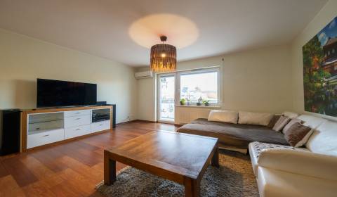 Great, modern 2bdr apt, 92m2, balcony, loggia, air condition, parking