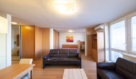 RESERVED Pleasant 1bdr apt 56m2, with balcony and parking