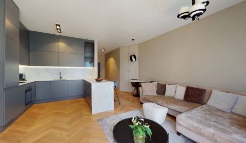 Luxury turnkey apartment with a front garden
