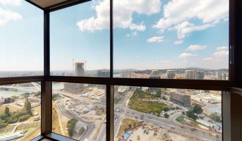 One-bedroom apartment on the 34th floor with an amazing view