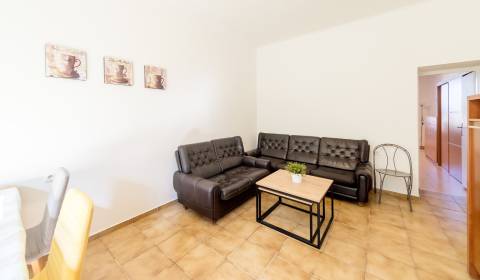 Very nice 1,5bdr apt 95m2 in good location with parking, petfriendly