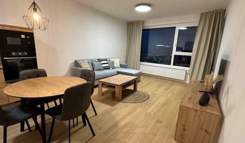 Modern 1bdr apt 58m2, with view of castle, loggia and cellar KLINGERKA