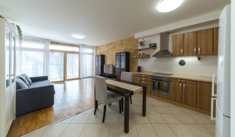 Sunny 1bdr apt 68m2, with parking and pool, ROZADOL