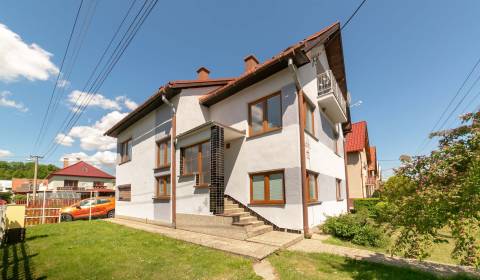 LM/Ondrášová-3-storey family house with a large garden near Tatralandi