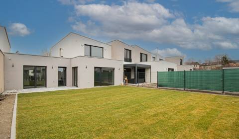 METROPOLITAN │Luxurious and designed family house with garden for ren