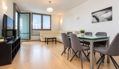  Luxurious modern apartment with parking for rent EUROVE