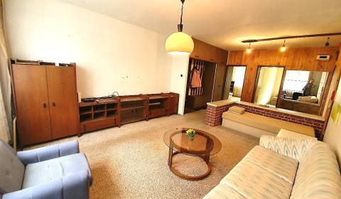 Sale Three bedroom apartment, Haanova, Bratislava - Petržalka, Slovaki