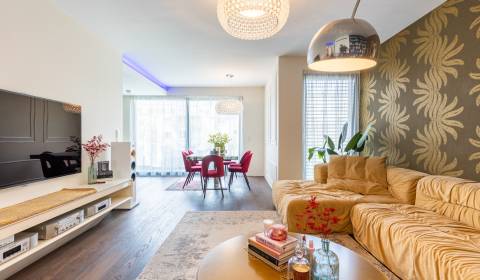 Exclusive, unique 2bdr apt 106m2, fire place, terrace, city center