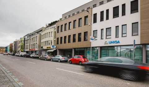 RENT offices - city center with garage parking