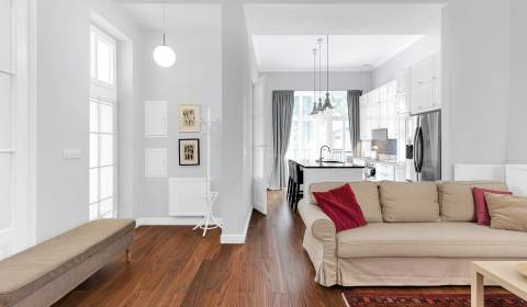 Amazing 2bdr apt 87m2, with terrace in a great location in the centre