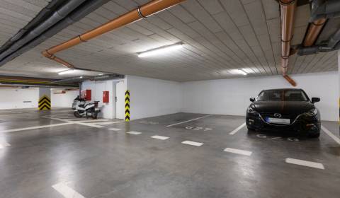 Sale Garage, Garage, Staré Grunty, Bratislava - Karlova Ves, Slovakia