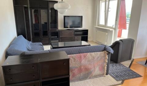 Spacious 2bdr apt 82 m2, 2x loggia and garage, good location