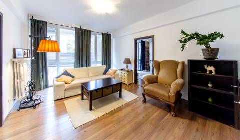 Beautiful 2bdr apt 93m2 with terrace 25m2, A/C, amazing area